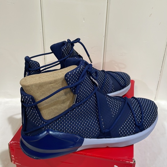 Puma Women's Fierce Rope Velvet VR Sneaker Blue Depths/Icelandic New In Box - Picture 8 of 9